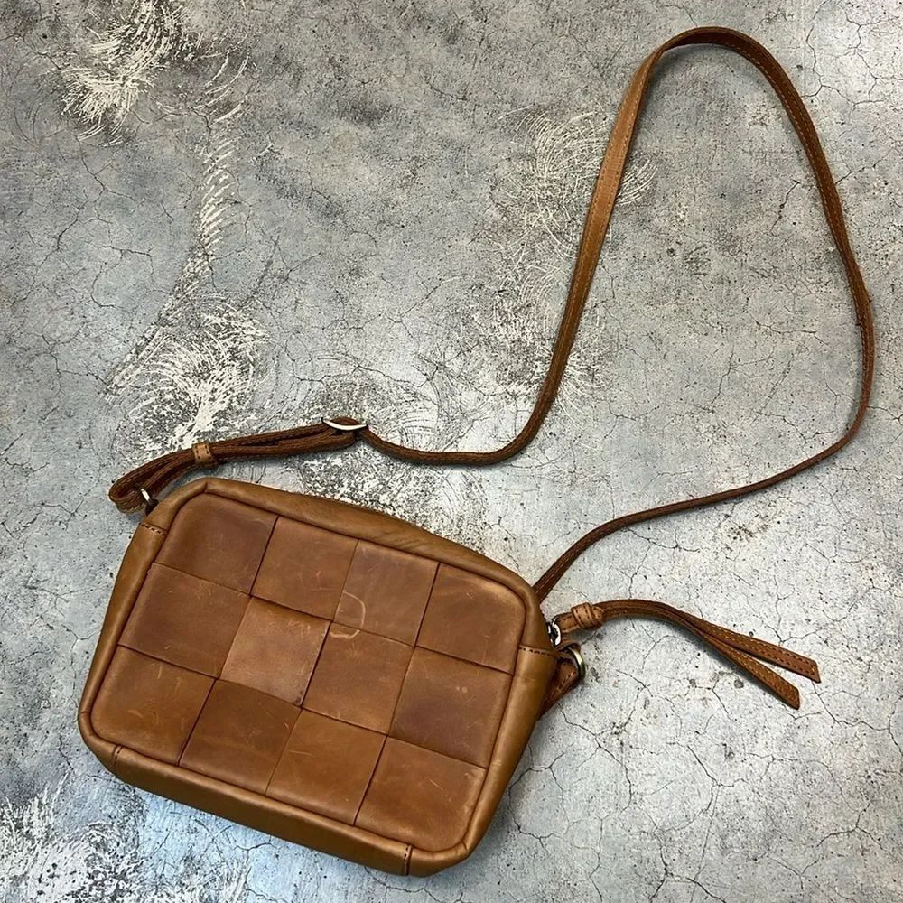 * Margot brown leather crossbody